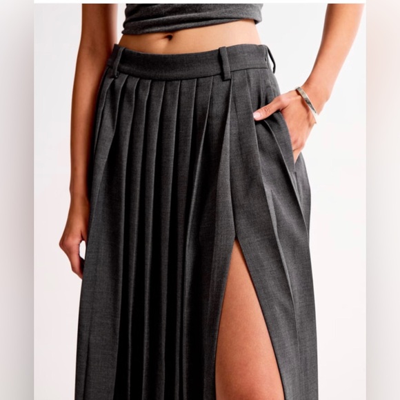 Abercrombie & Fitch Mid Rise Black Pleated Maxi‎ Skirt size large brand new - Picture 7 of 7